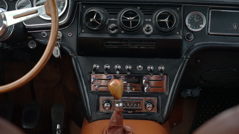 ac-in-classic-maserati-quattroporte