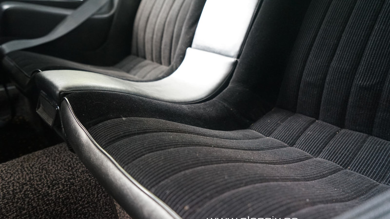 backseat-bmw-e9