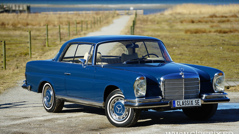 blau-mercedes-w111-coupe