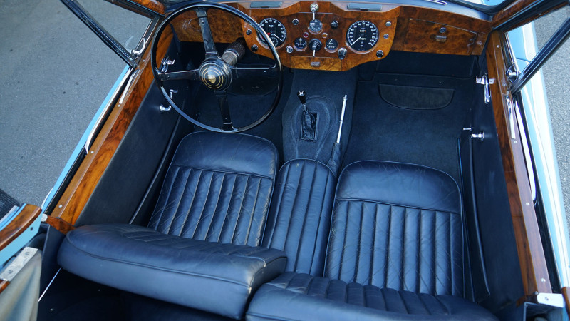 blue-jaguar-leather-800x450-e37cead6a971eed395ba2de9d04eb195 image blue-jaguar-leather