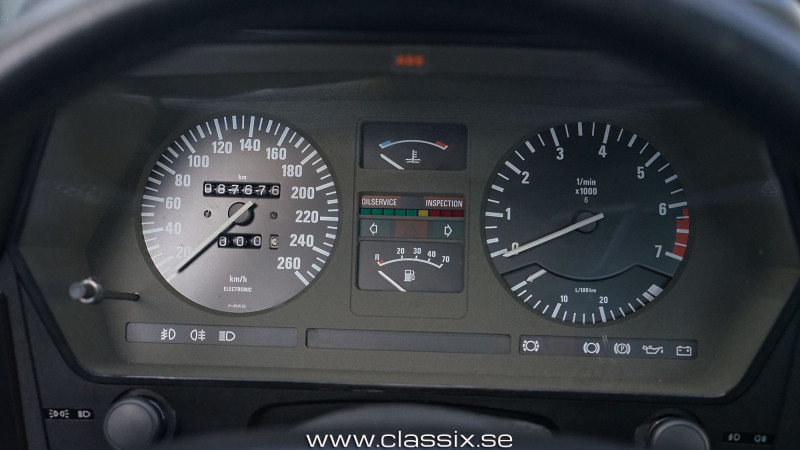 bmw-e24-gauge-cluster