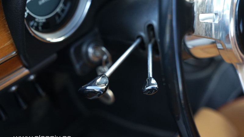 classic-alfa-turn-signal-stock