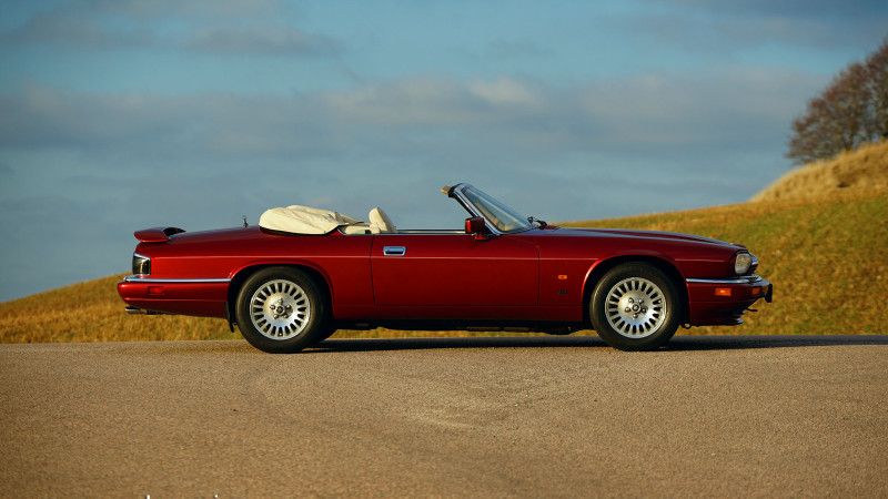 classic-jaguar-convertible