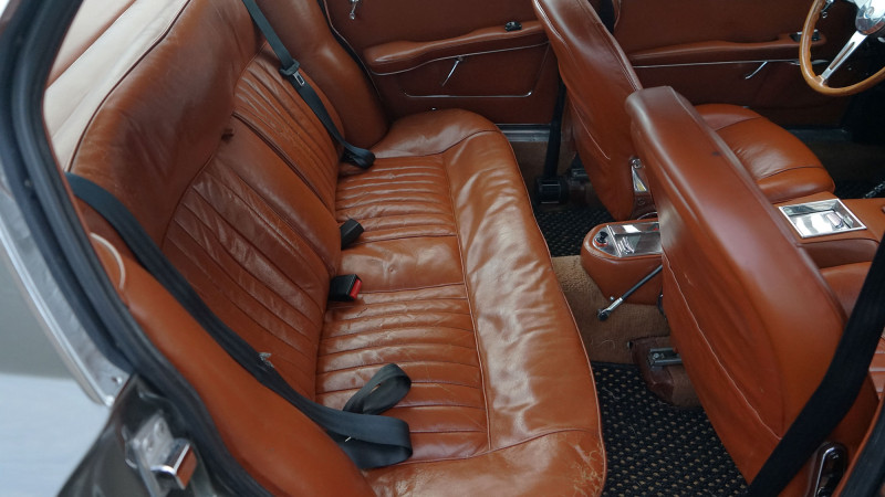 classic-maserati-quattroporte-rear-seat