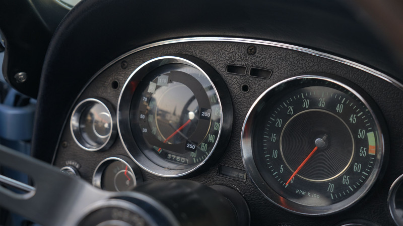 corvette-c2-instrument-cluster