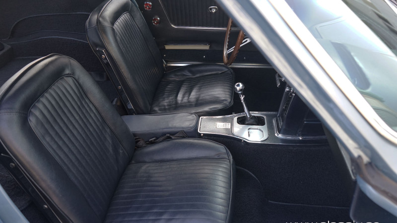corvette-sting-ray-c2-inside