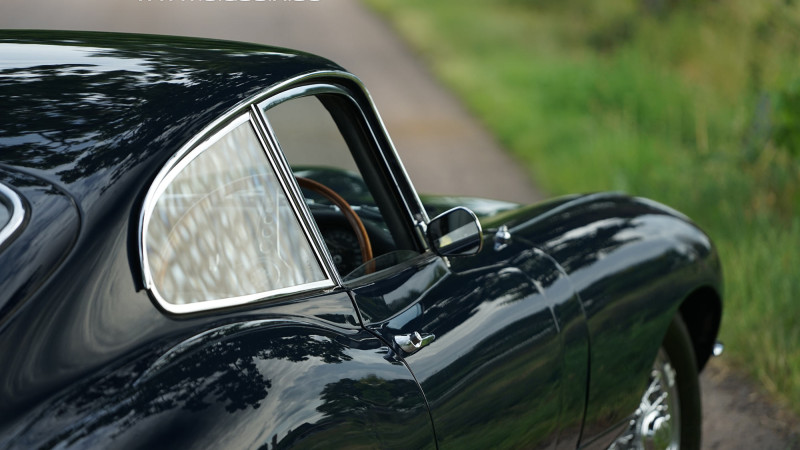 coupe-sports-car