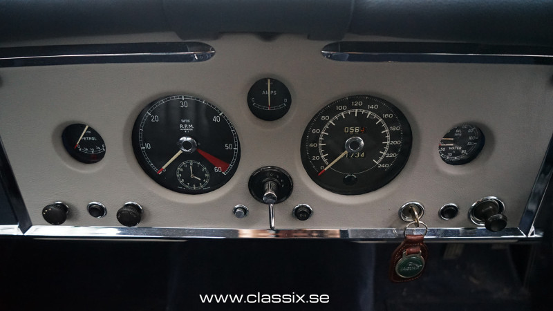 dashboard-xk150
