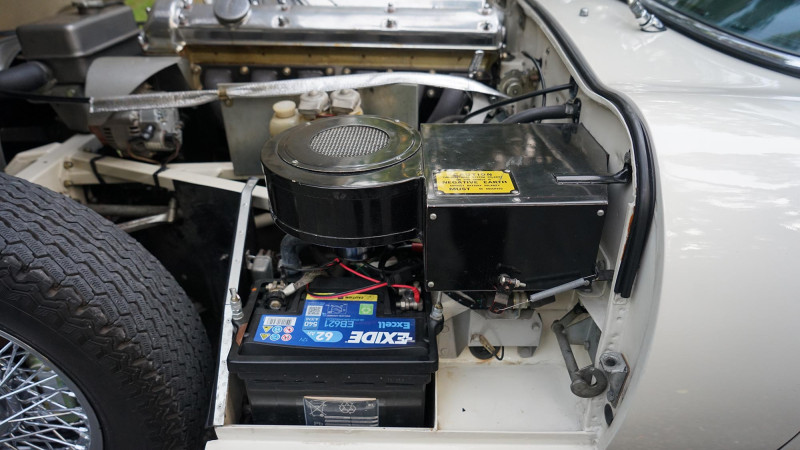 compartimento-del-motor-jaguar-e-type