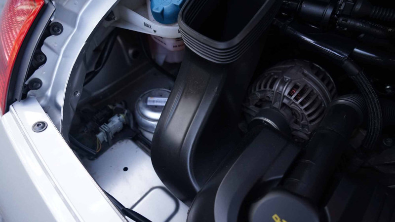 engine-room-porsche-997