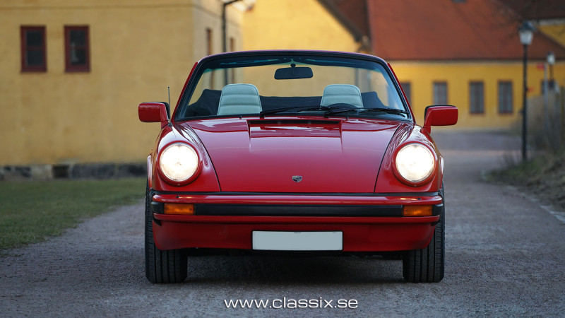 guards-red-classic-911-for-sale