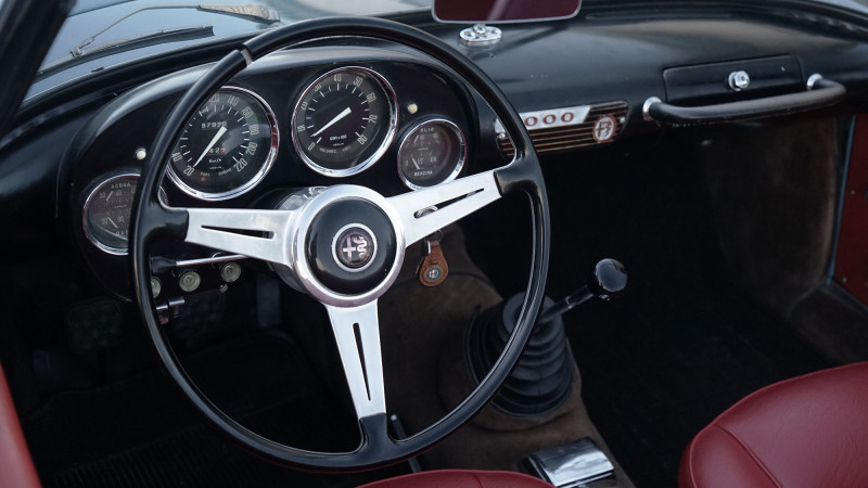 inside-classic-alfa-touring-spider-800x450-621cb2dc130846895dae1b2867503070 image inside-classic-alfa-touring-spider