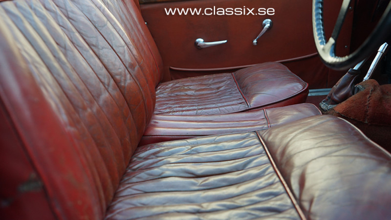 jaguar-leather-sofa