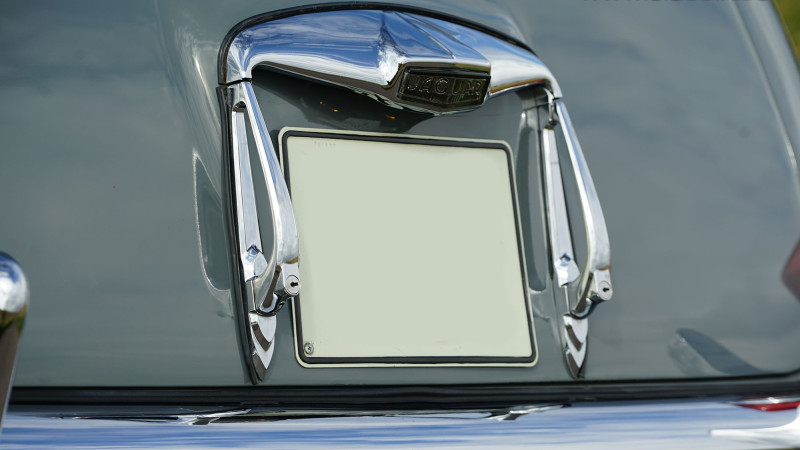 jaguar-mk8-trunk-handle