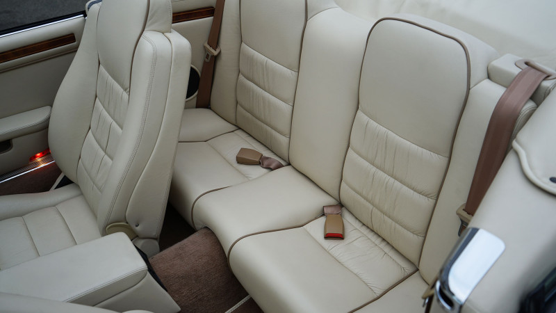 jaguar-xjs-rear-seat