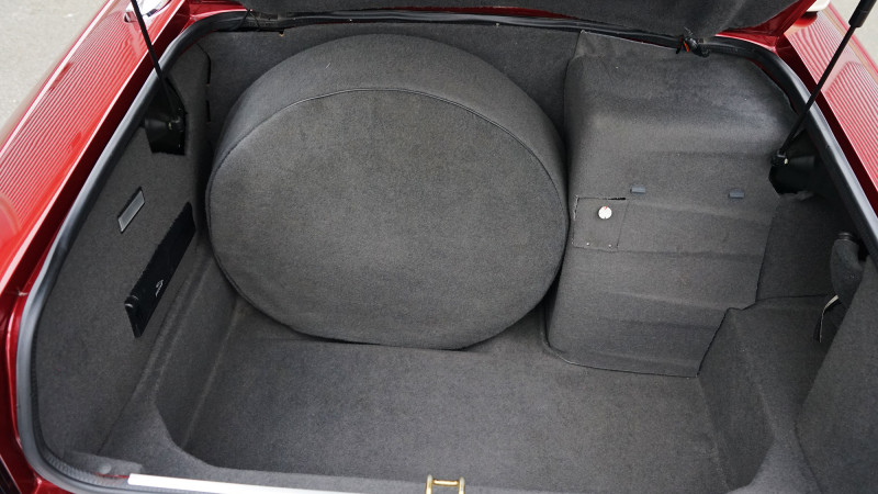 jaguar-xjs-trunk