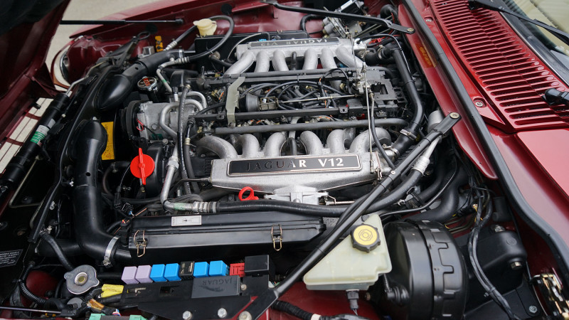 jaguar-xjs-v12-engine