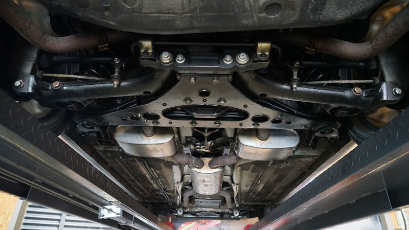 jaguar-xkr-under-800x450-d3323f66d299ab14e9cf9638dda73267 image jaguar-xkr-under