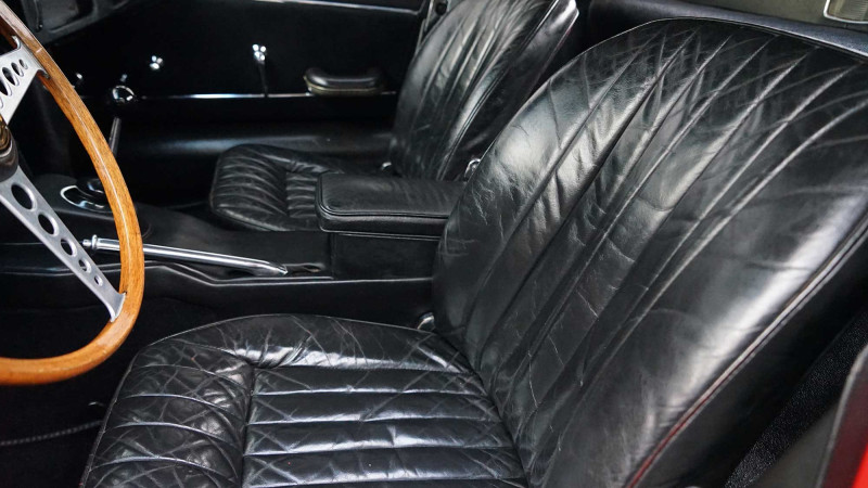 leather-seats-jaguar-e-type