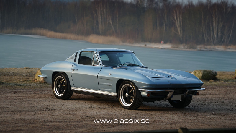 light-blue-corvette-c2