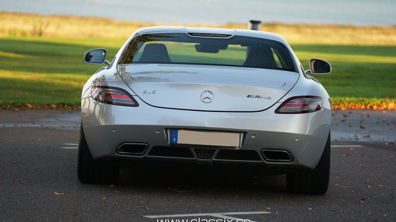 mercedes-gullwing-modern
