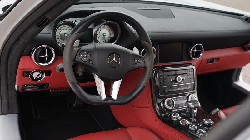 mercedes-sls-amg-steering-wheel