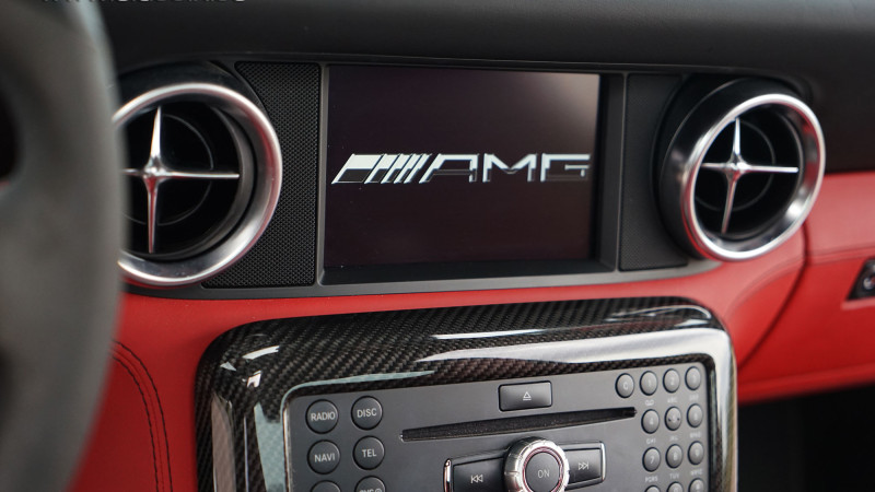 mercedes-sls-infotainment