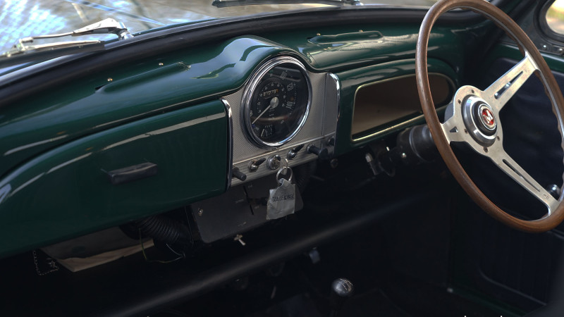 morris-traveller-dashboard