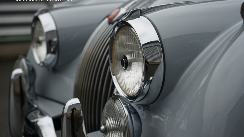 pearl-grey-jaguar-xk150