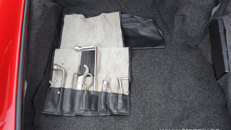 porsche-911-sc-tool-kit