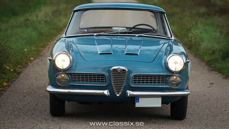 solid-blue-alfa-2000-touring-spider-800x450-7d652e311da11e603ed34583b91da860 image solid-blue-alfa-2000-touring-spider