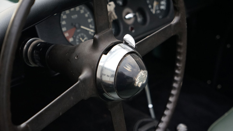 steering-wheel-jaguar-xk