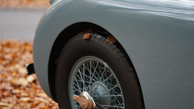 vintage-tyre-jaguar-xk