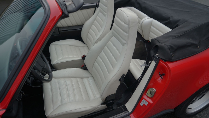 white-911sc-leather-interior